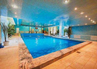 Бассейн в санатории Крепость в городе Кисловодске - фотография