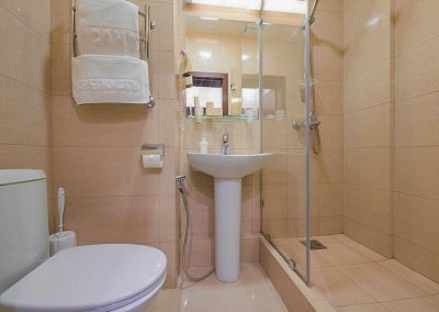 Двухместный номер в санатории Крепость в городе Кисловодске - фотография