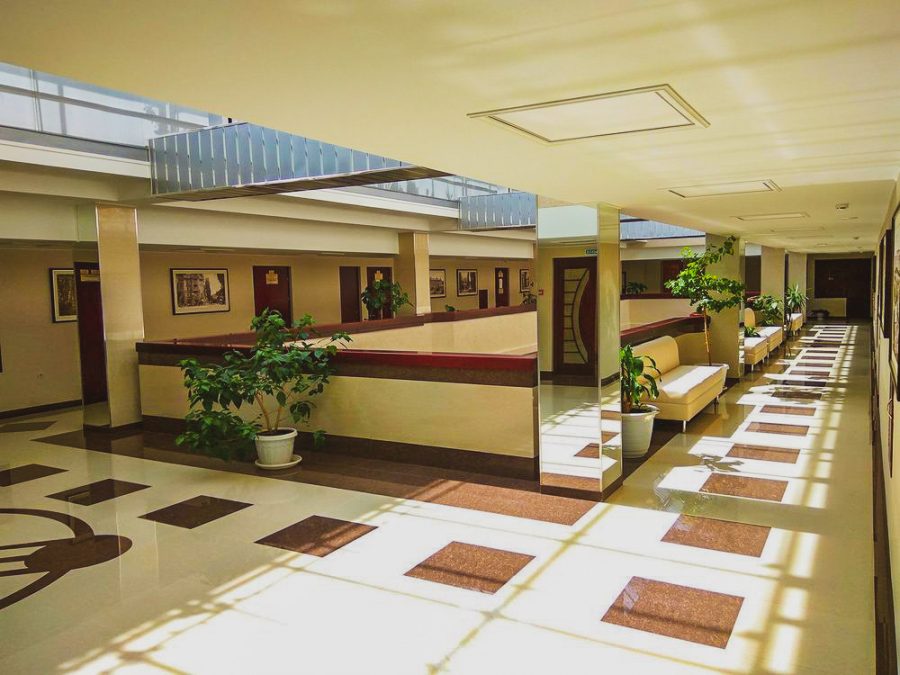 Холл в санатории Крепость в городе Кисловодске - фотография