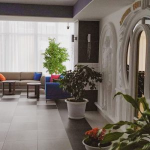 Холл в санатории Крепость в городе Кисловодске - фотография