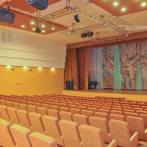 Киноконцертный зал в санатории Крепость в городе Кисловодске - фотография