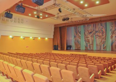 Киноконцертный зал в санатории Крепость в городе Кисловодске - фотография