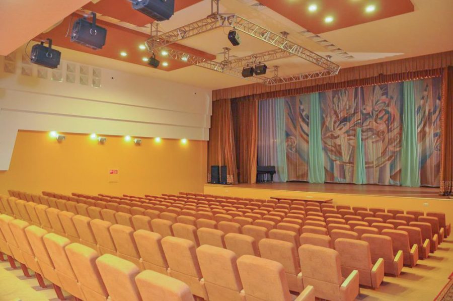 Киноконцертный зал в санатории Крепость в городе Кисловодске - фотография