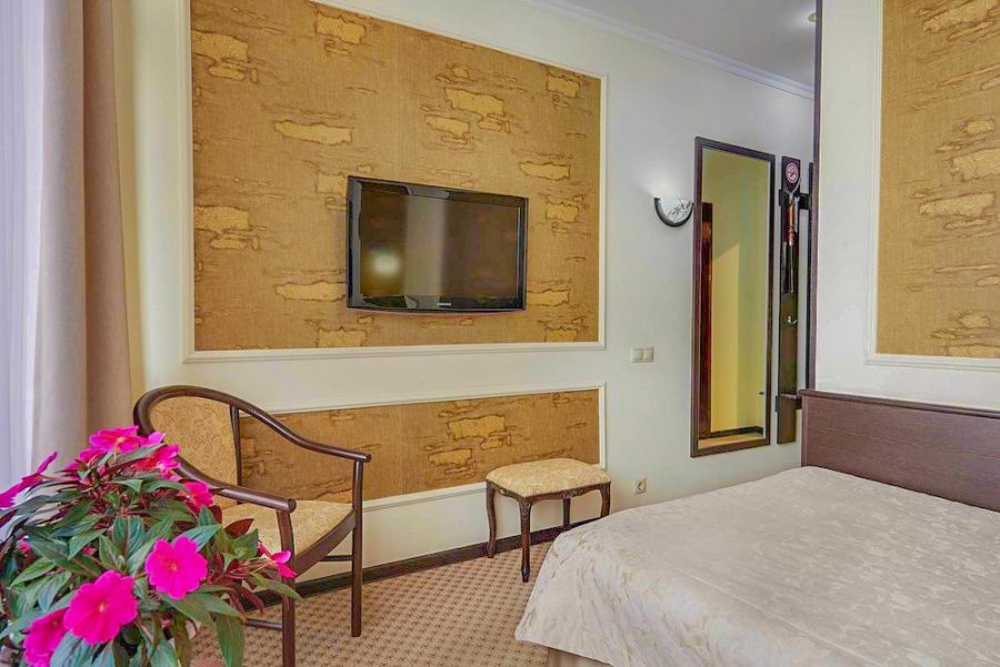 Одноместный номер в санатории Крепость в городе Кисловодске - фотография