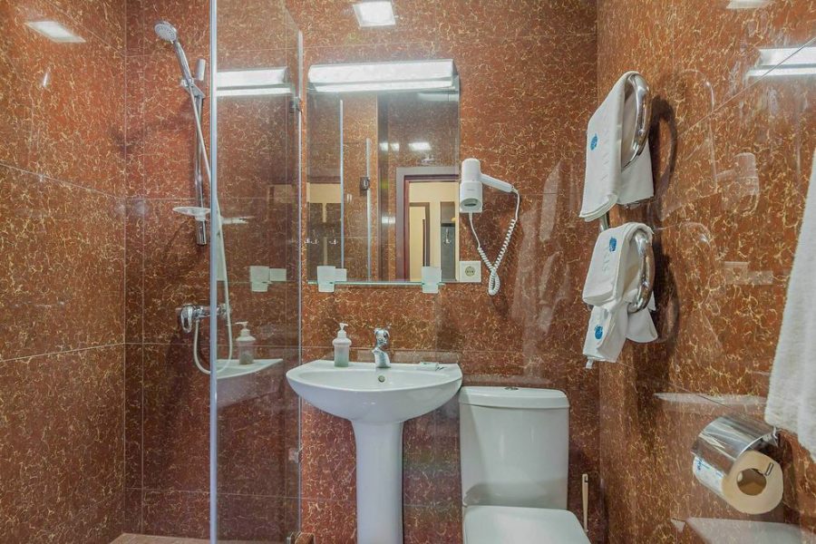 Одноместный номер в санатории Крепость в городе Кисловодске - фотография