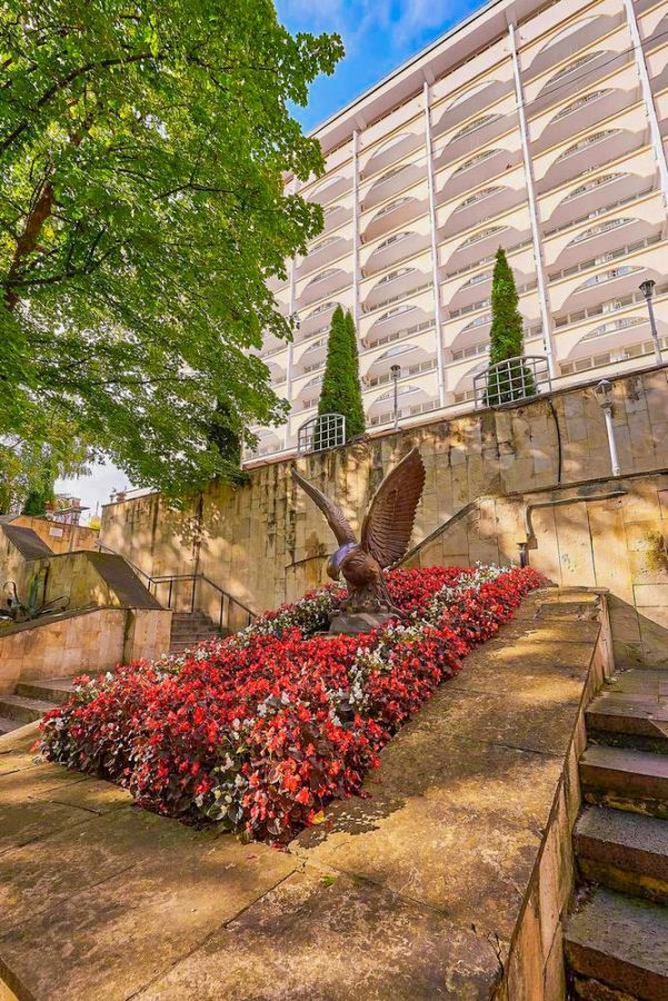 Главный корпус санатория Крепость в городе Кисловодске - фотография