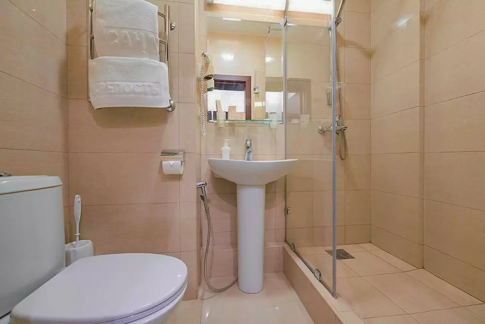 Двухместный номер в санатории Крепость в городе Кисловодске - фотография