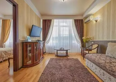 Номер Люкс в санатории Крепость в городе Кисловодске - фотография