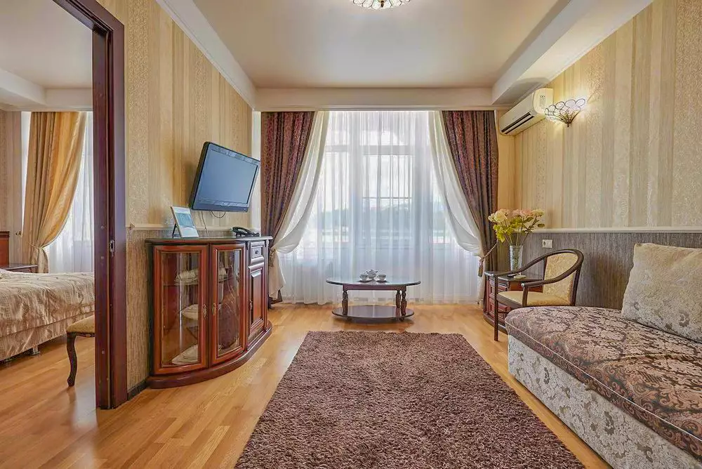 Номер Люкс в санатории Крепость в городе Кисловодске - фотография