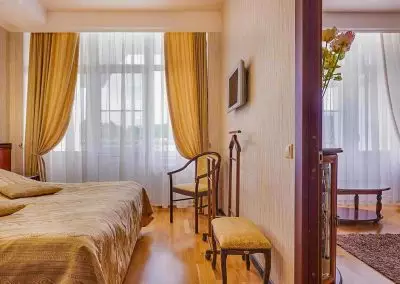 Номер Люкс в санатории Крепость в городе Кисловодске - фотография