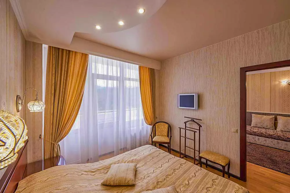Номер Люкс в санатории Крепость в городе Кисловодске - фотография