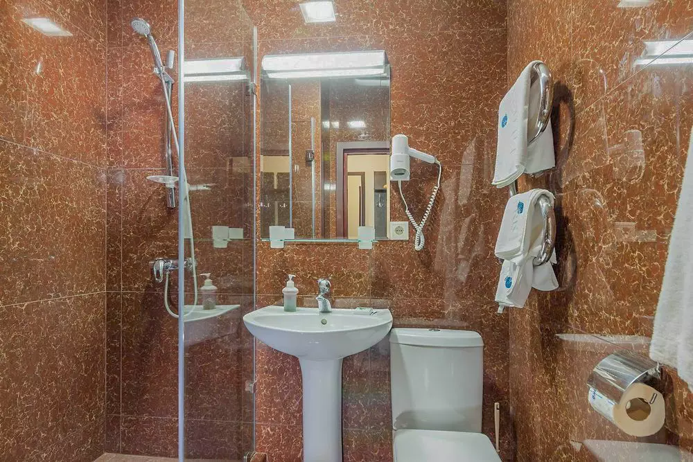 Одноместный номер в санатории Крепость в городе Кисловодске - фотография